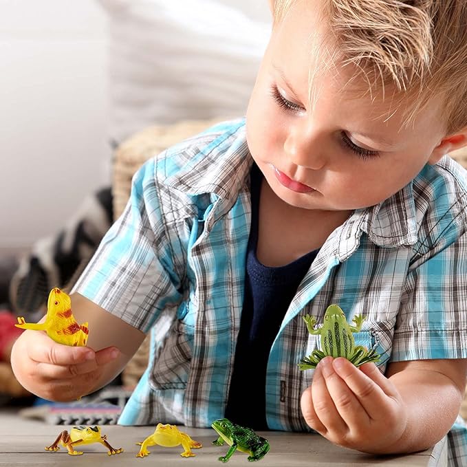 12 Pieces Plastic Frogs Toy Mini Vinyl Realistic Frog Decorations Fun Rain Forest Character Figures Lifelike Toy for Rana Crafting Party Supplies Home Decor Game